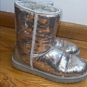 SILVER SEQUIN UGGS